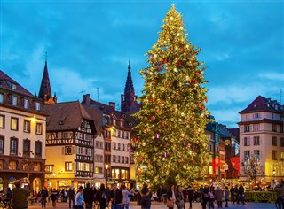 Christmas in Alsace and show at the Royal Palace